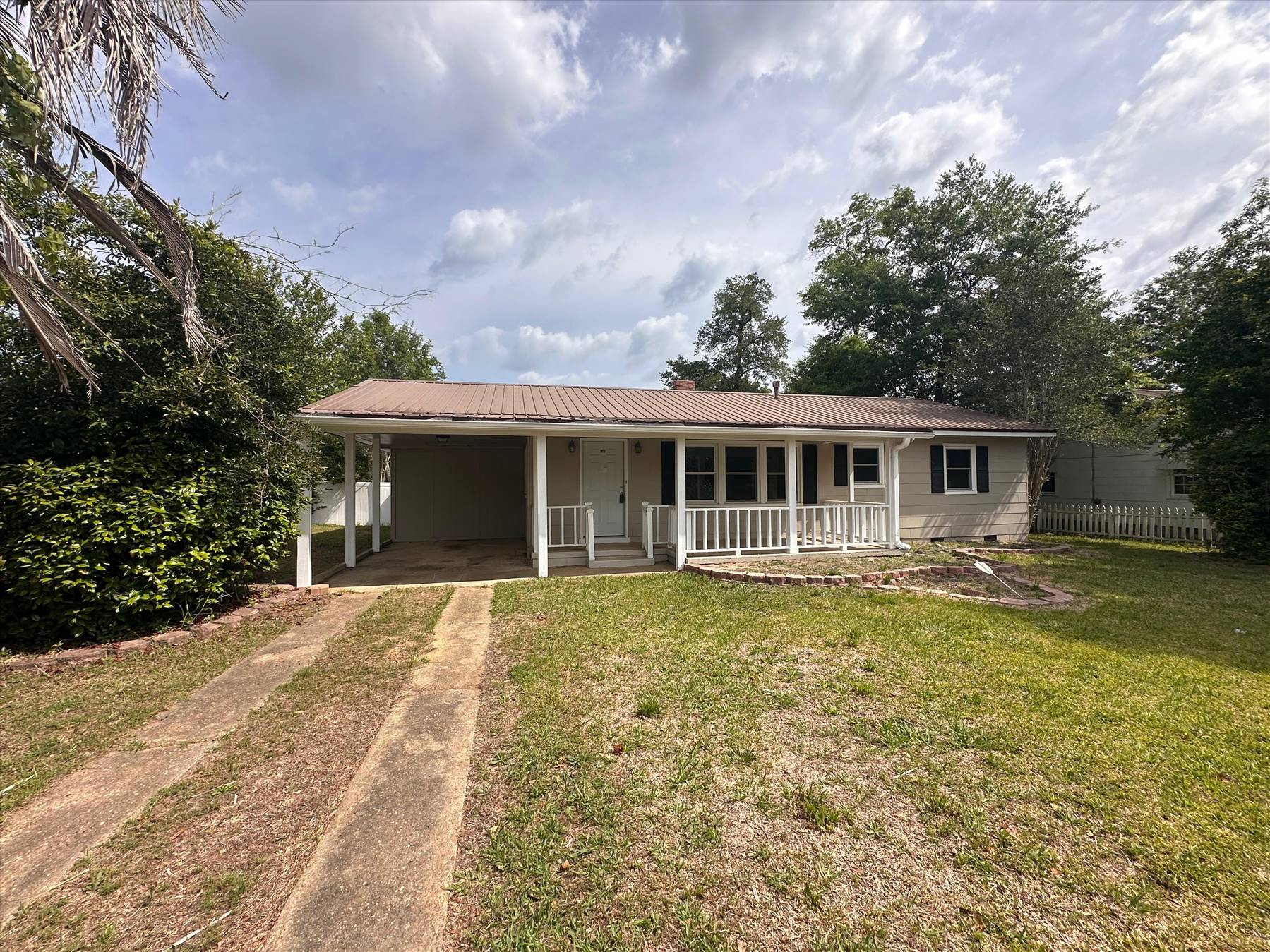 main property photo